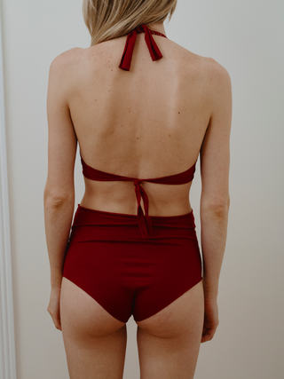 WOMAN HORIZONTAL TOP